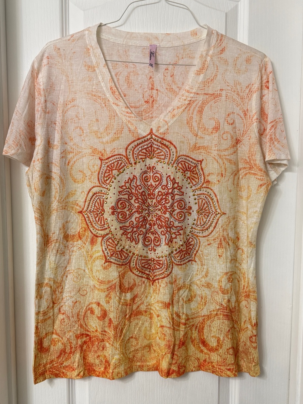 Kiara short sleeve V-neck top embellished floral mandala orange ombre Size XXL